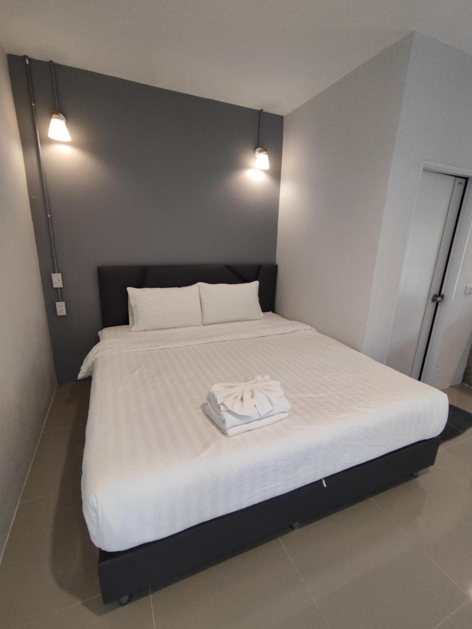 Life Hotel Rongkhun Ban Mai  Bagian luar foto